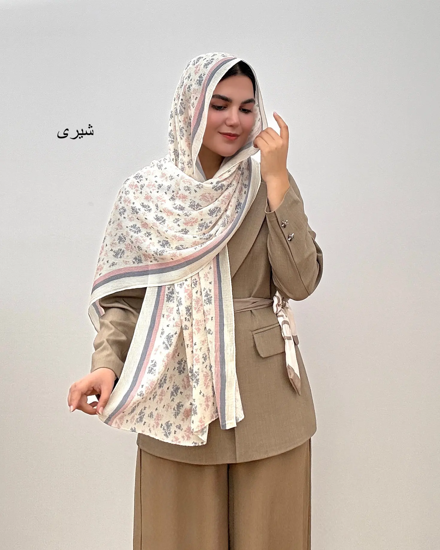 شال پلیسه نخی طرح گل ریز